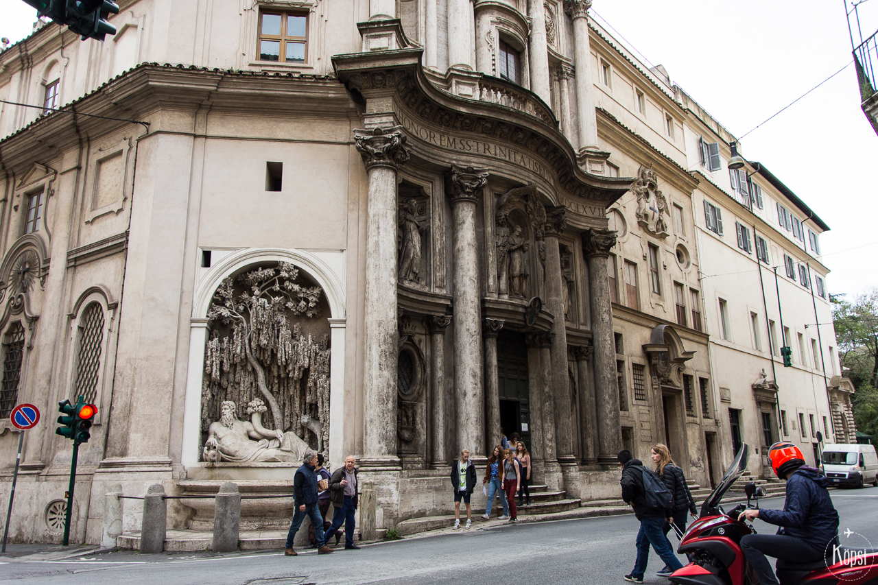 quattro fontane neljan suihkulahteen risteys