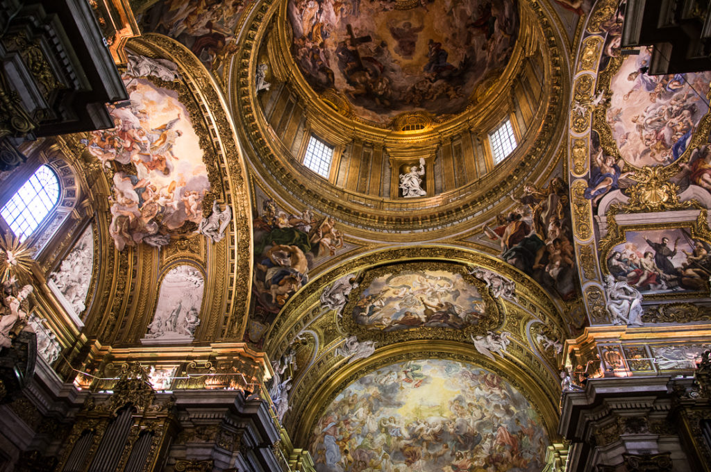 rooman kirkot nähtävyyksinä kupoli
