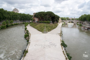 veneenmuotoinen saari roomassa