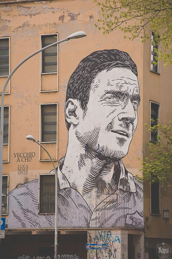 Totti street art roma