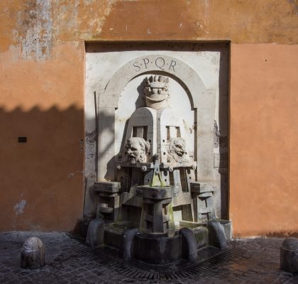fontana degli artisti rooman suihkulahteet